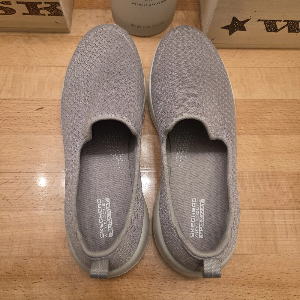 Skechers GOwalk Joy Slip-on Walking Shoe Womens Size 10 Taupe